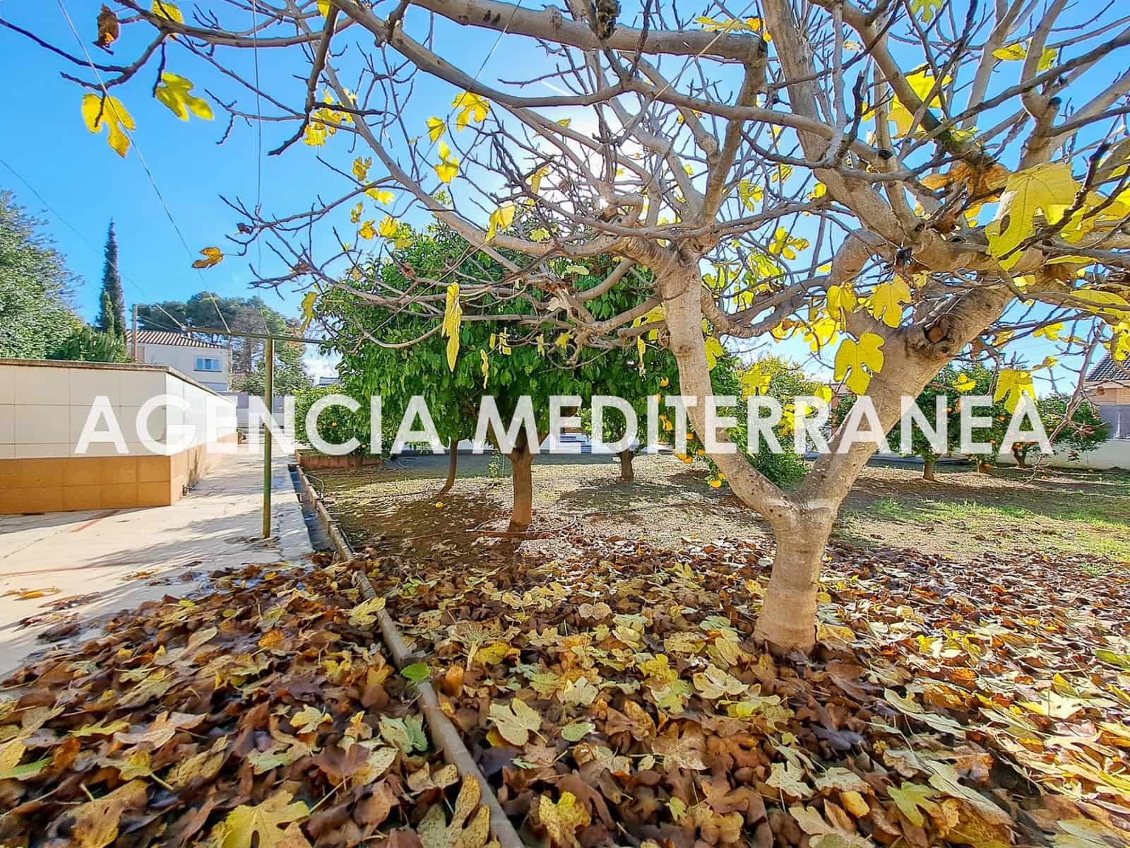 4 sypialnia Willa na sprzedaż w La Canada z basenem garażem - 750 000 € (Ref: 9473044)