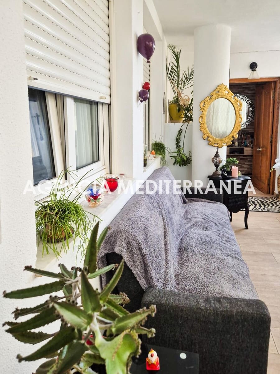 4 bedroom Flat for sale in Tavernes de la Valldigna with pool - € 270,000 (Ref: 9495367)
