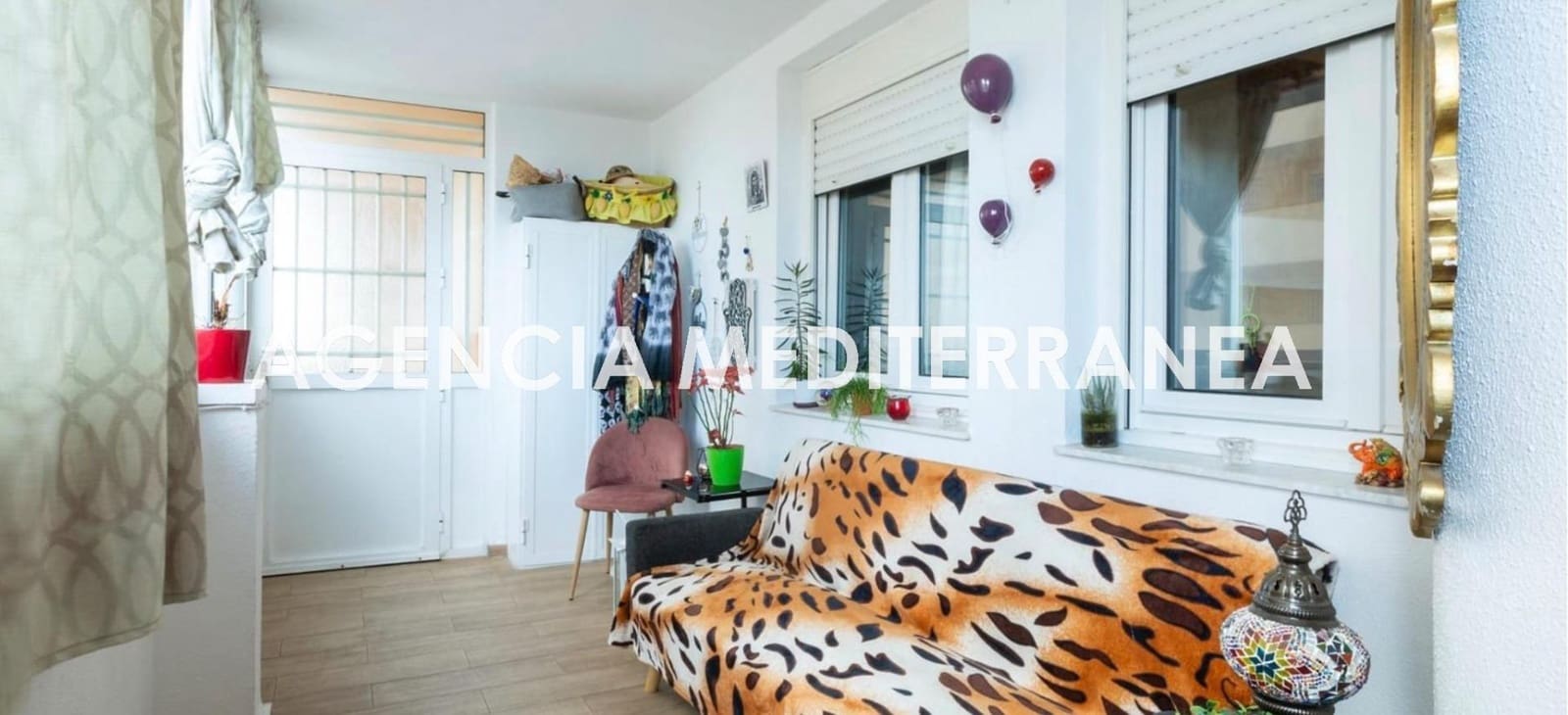 4 bedroom Flat for sale in Tavernes de la Valldigna with pool - € 270,000 (Ref: 9495367)