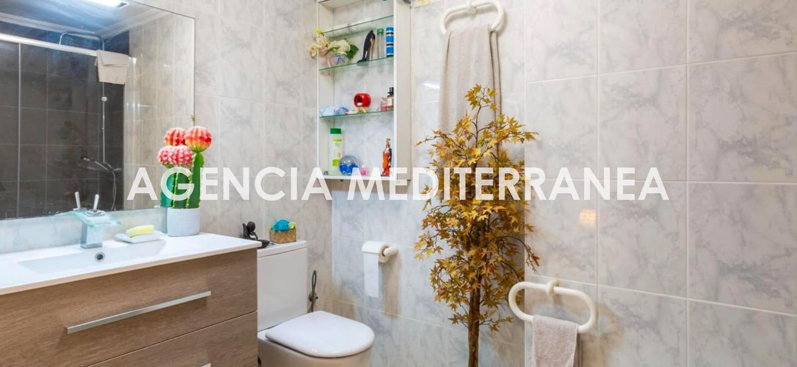 4 bedroom Flat for sale in Tavernes de la Valldigna with pool - € 270,000 (Ref: 9495367)