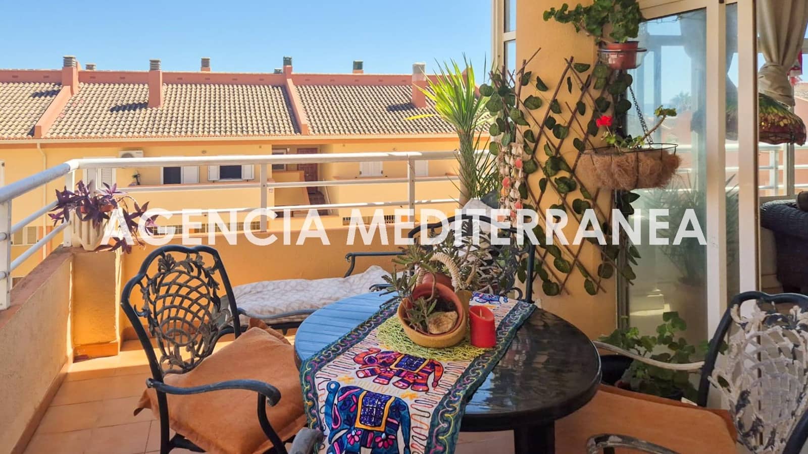 4 bedroom Flat for sale in Tavernes de la Valldigna with pool - € 270,000 (Ref: 9495367)