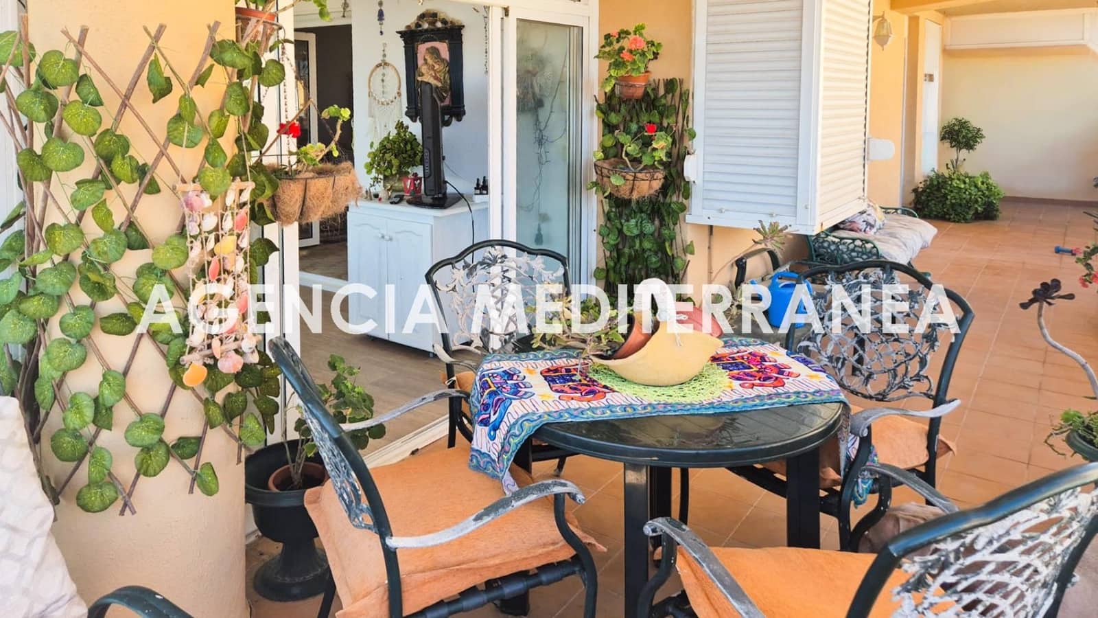 4 bedroom Flat for sale in Tavernes de la Valldigna with pool - € 270,000 (Ref: 9495367)