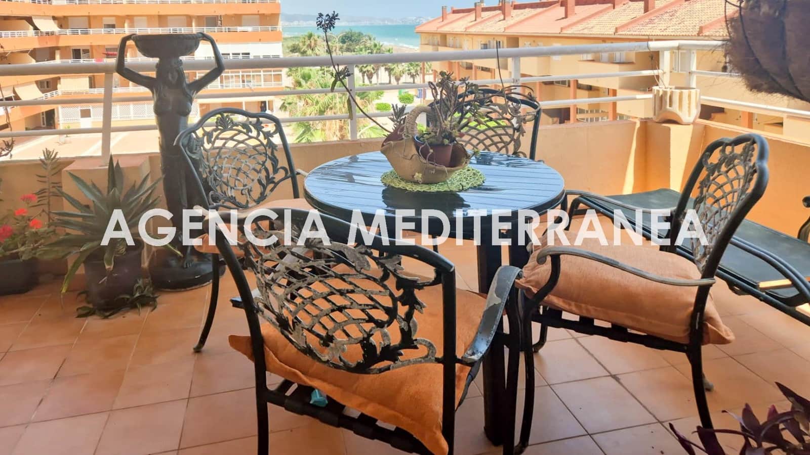 4 bedroom Flat for sale in Tavernes de la Valldigna with pool - € 270,000 (Ref: 9495367)