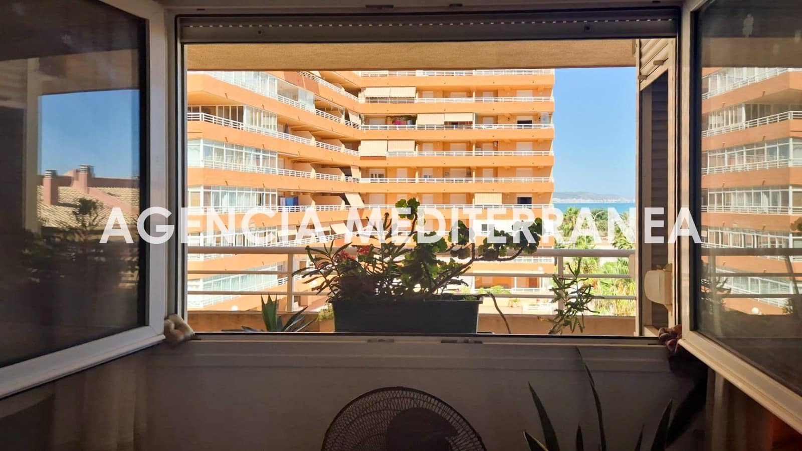 4 bedroom Flat for sale in Tavernes de la Valldigna with pool - € 270,000 (Ref: 9495367)