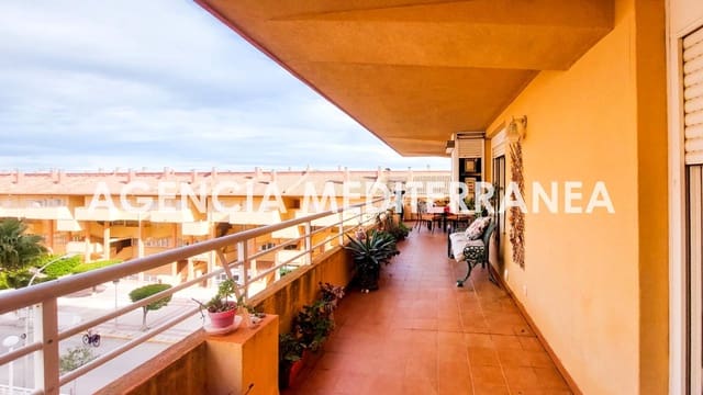 Piso de 4 habitaciones en Tavernes de la Valldigna en venta con piscina - 270.000 € (Ref: 9495367)
