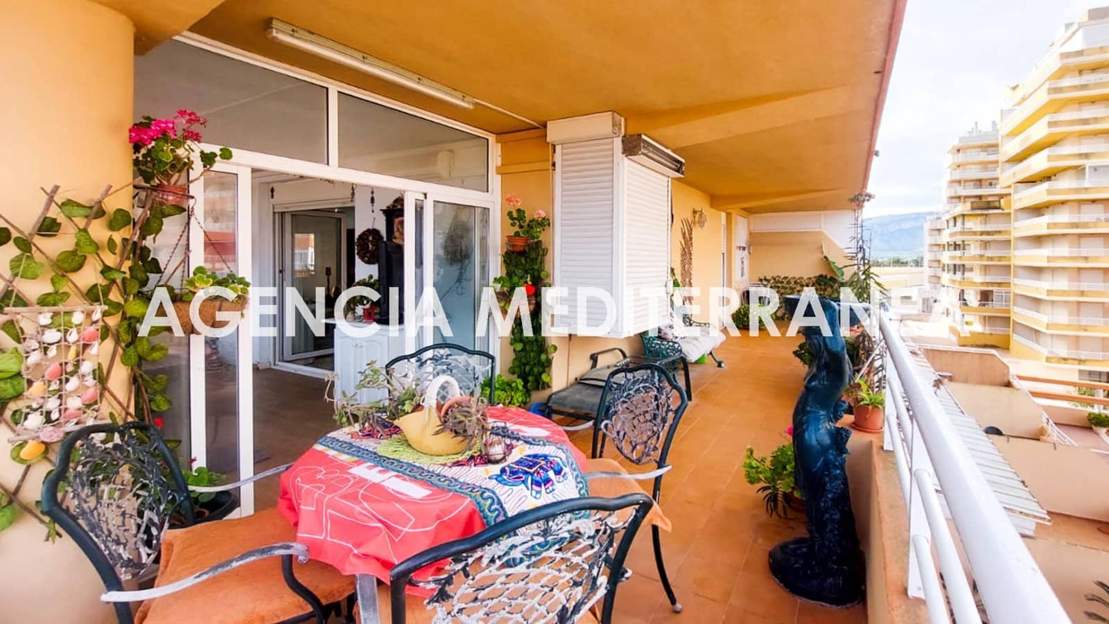 4 bedroom Flat for sale in Tavernes de la Valldigna with pool - € 270,000 (Ref: 9495367)