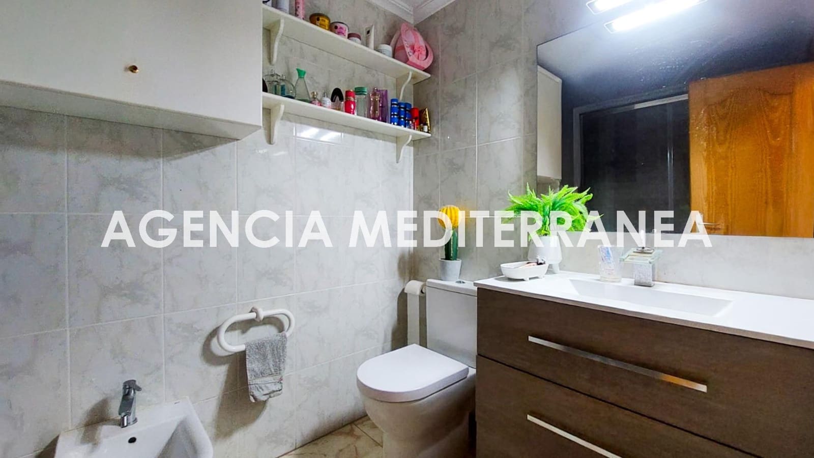 4 bedroom Flat for sale in Tavernes de la Valldigna with pool - € 270,000 (Ref: 9495367)