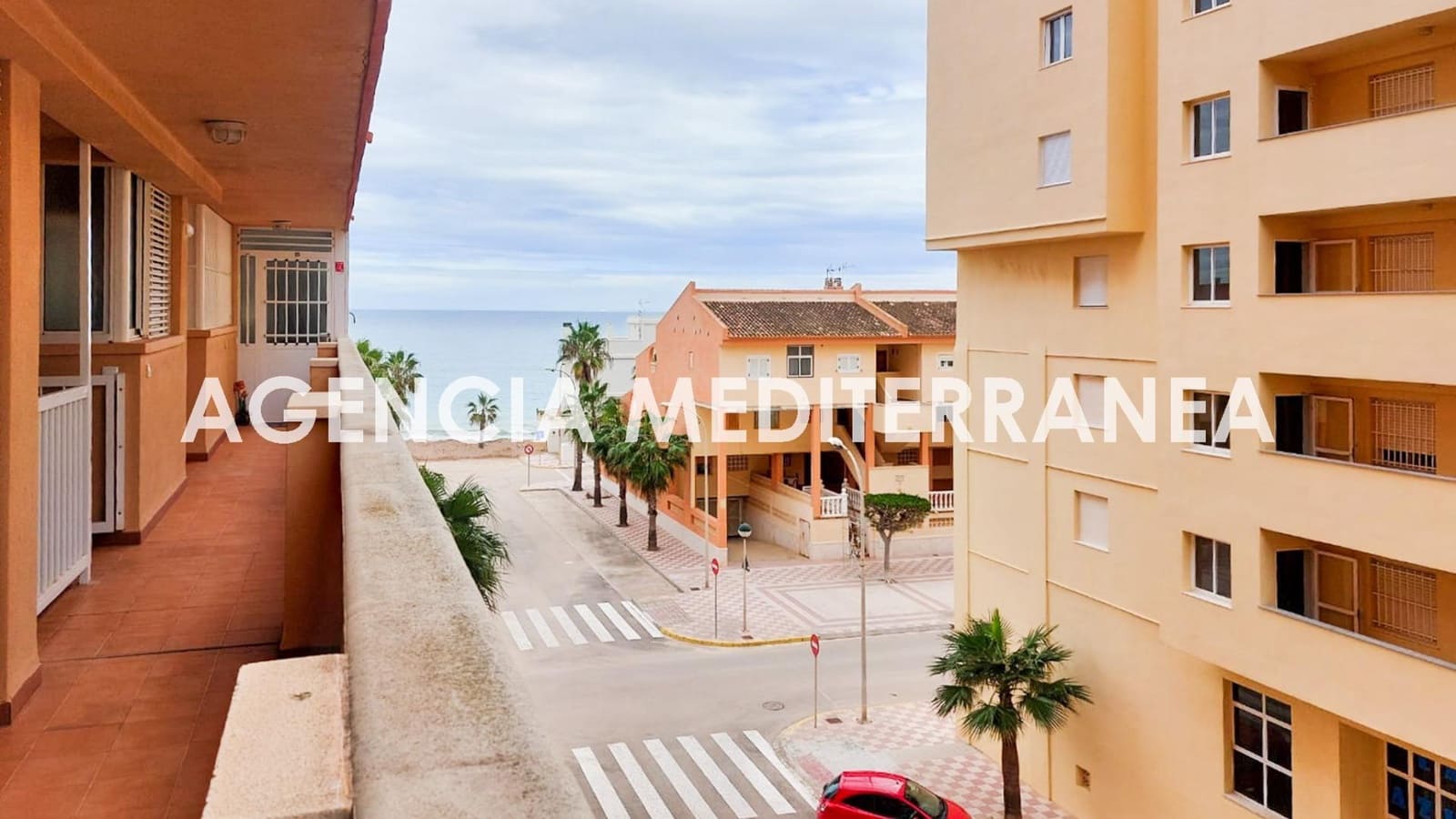 4 bedroom Flat for sale in Tavernes de la Valldigna with pool - € 270,000 (Ref: 9495367)