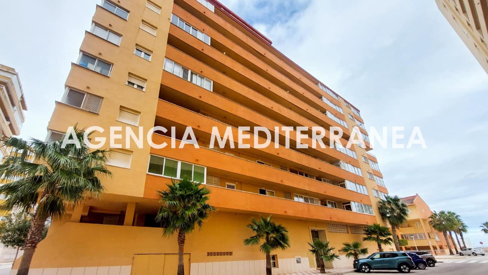 4 bedroom Flat for sale in Tavernes de la Valldigna with pool - € 270,000 (Ref: 9495367)