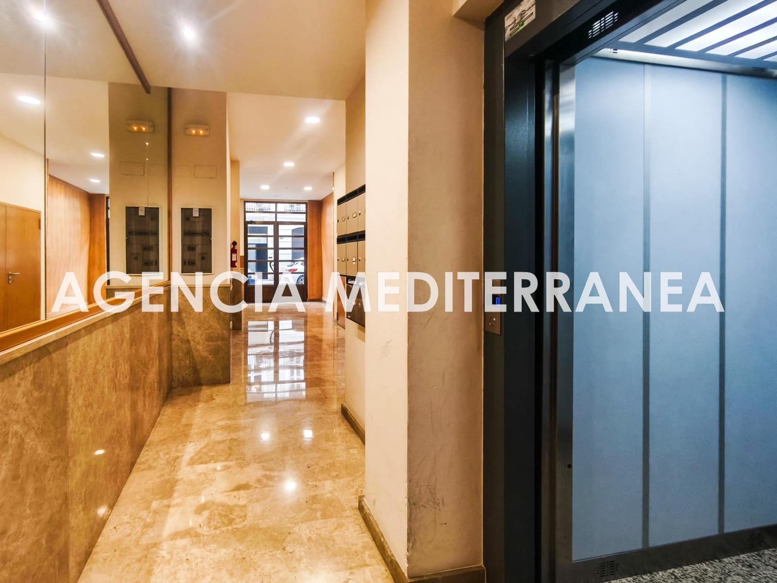 Apartamento de 1 habitación en València ciudad en alquiler - 1.300 € (Ref: 9495368)