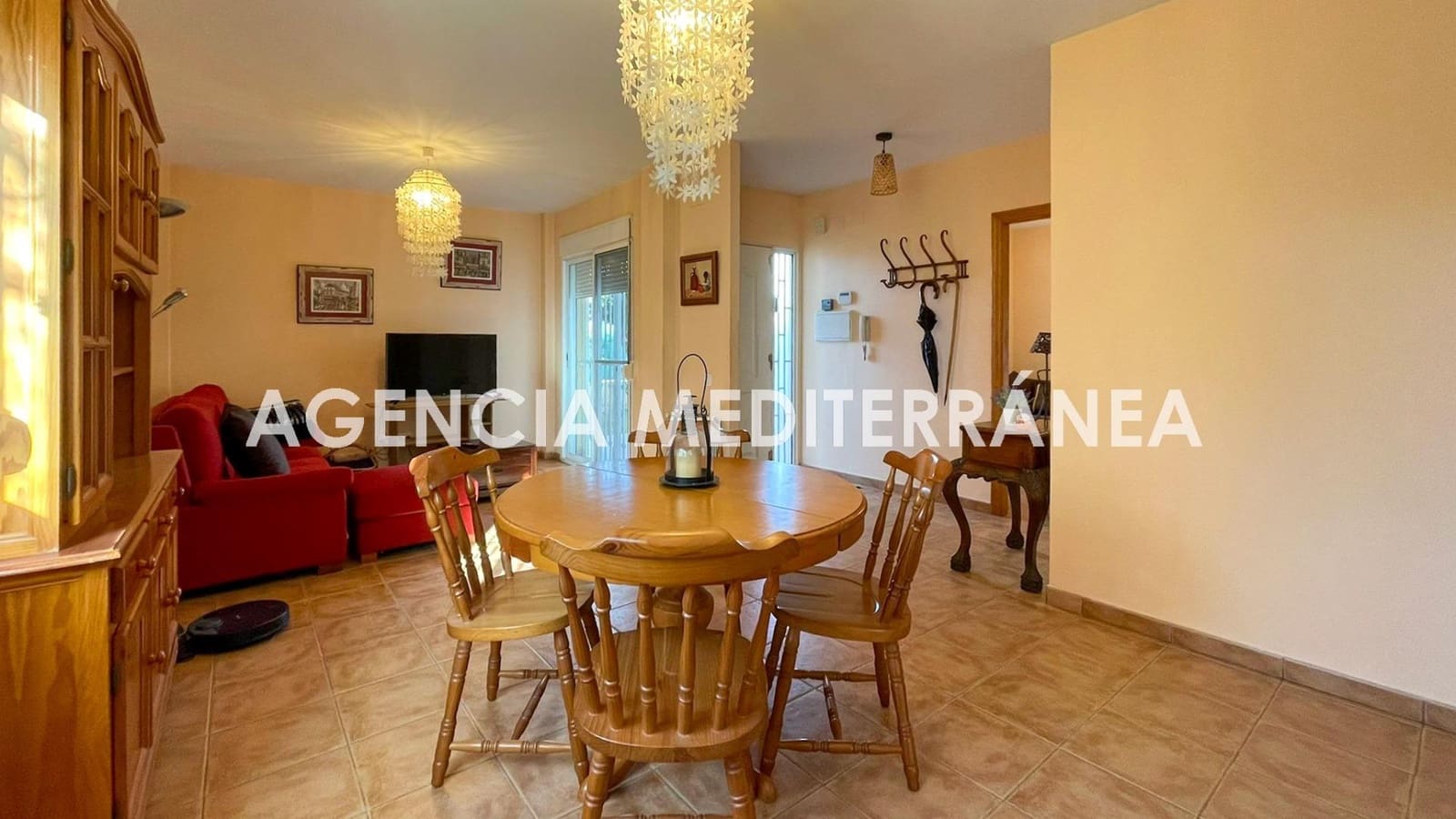 Chalet de 3 habitaciones en La Pobla de Vallbona en venta - 270.000 € (Ref: 9497310)