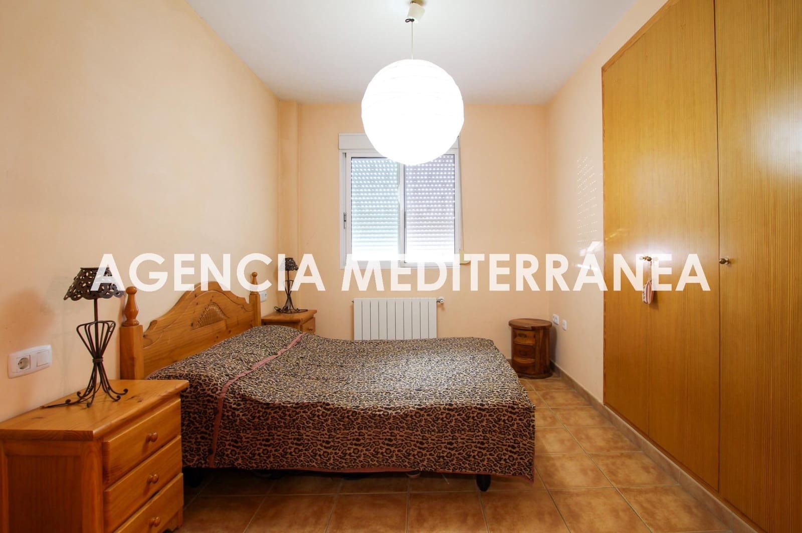 Chalet de 3 habitaciones en La Pobla de Vallbona en venta - 270.000 € (Ref: 9497310)