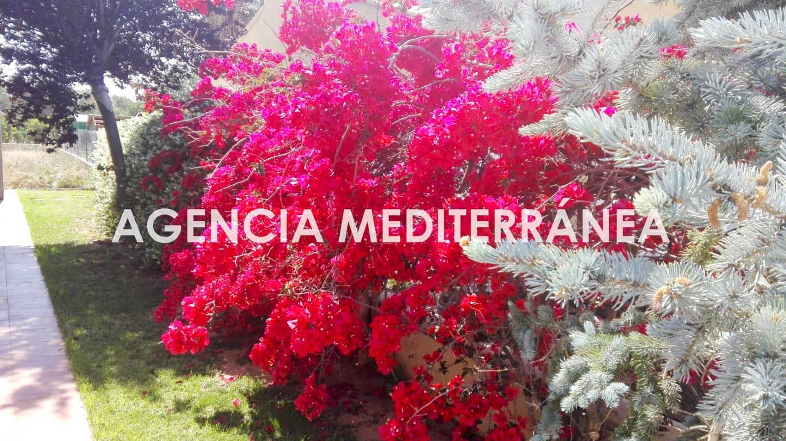 Chalet de 3 habitaciones en La Pobla de Vallbona en venta - 270.000 € (Ref: 9497310)