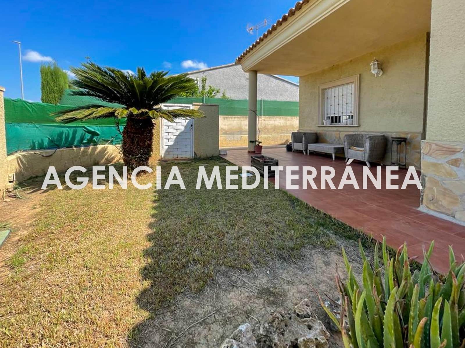 Chalet de 3 habitaciones en La Pobla de Vallbona en venta - 270.000 € (Ref: 9497310)