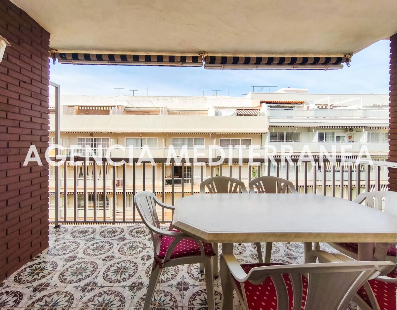 4 makuuhuone Asunto myytävänä paikassa El Perellonet mukana 
autotalli - 235 000 € (Ref: 9508952)