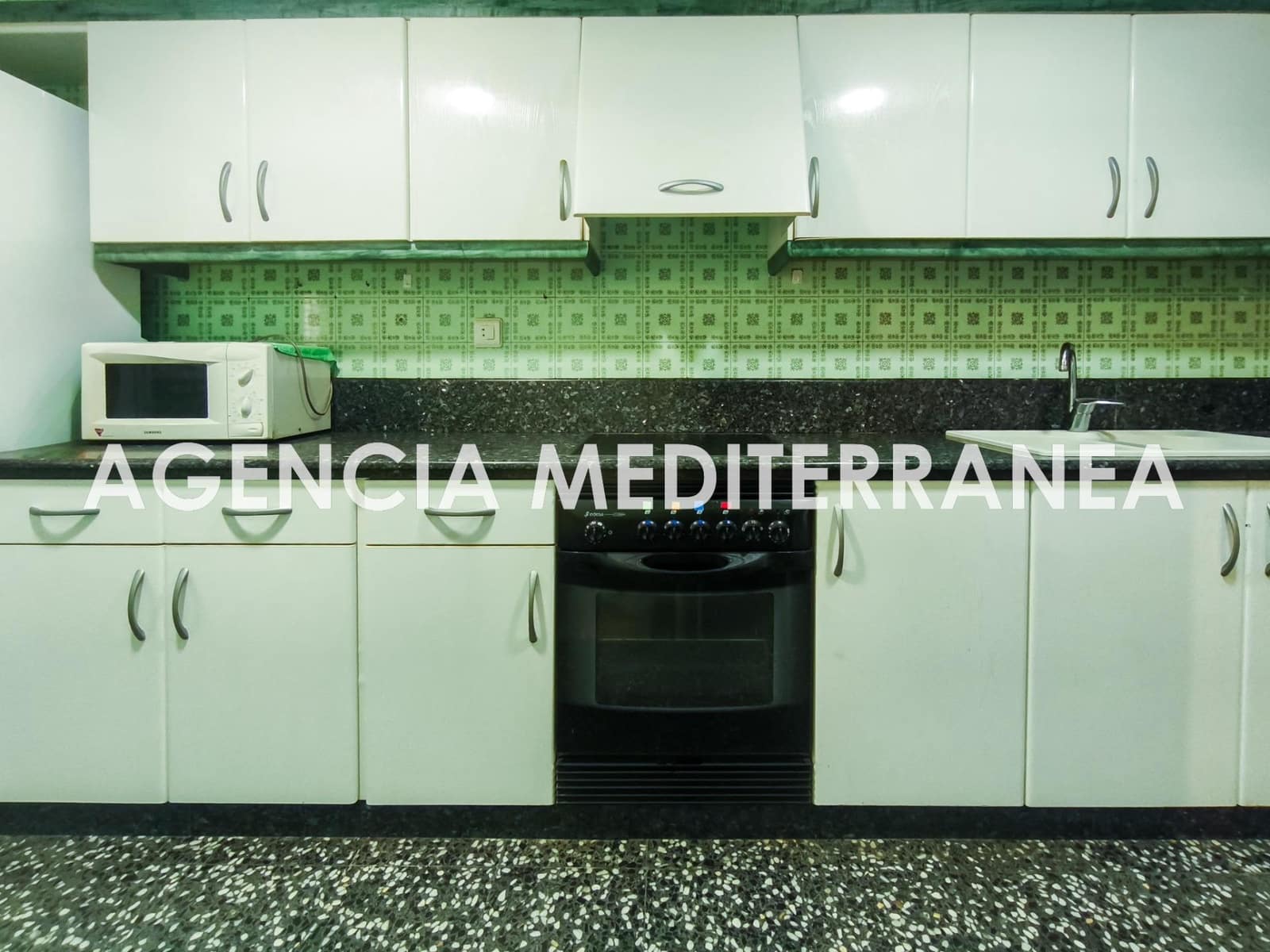 4 bedroom Flat for sale in El Perellonet with garage - € 235,000 (Ref: 9508952)
