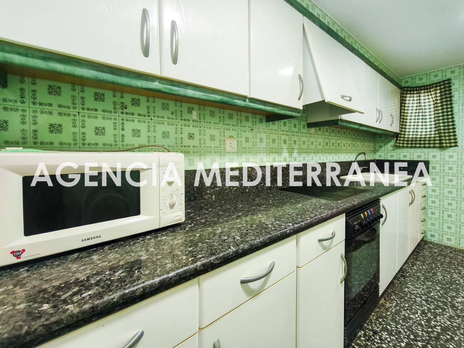 4 bedroom Flat for sale in El Perellonet with garage - € 235,000 (Ref: 9508952)