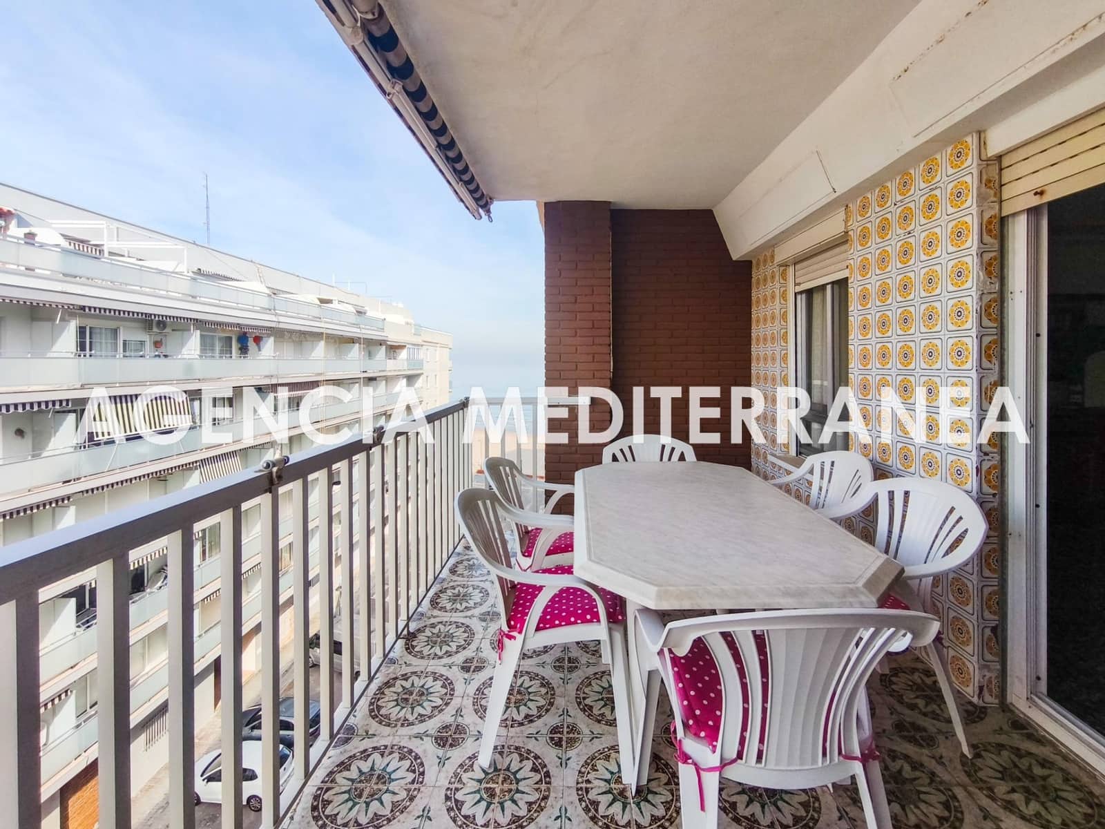 4 bedroom Flat for sale in El Perellonet with garage - € 235,000 (Ref: 9508952)
