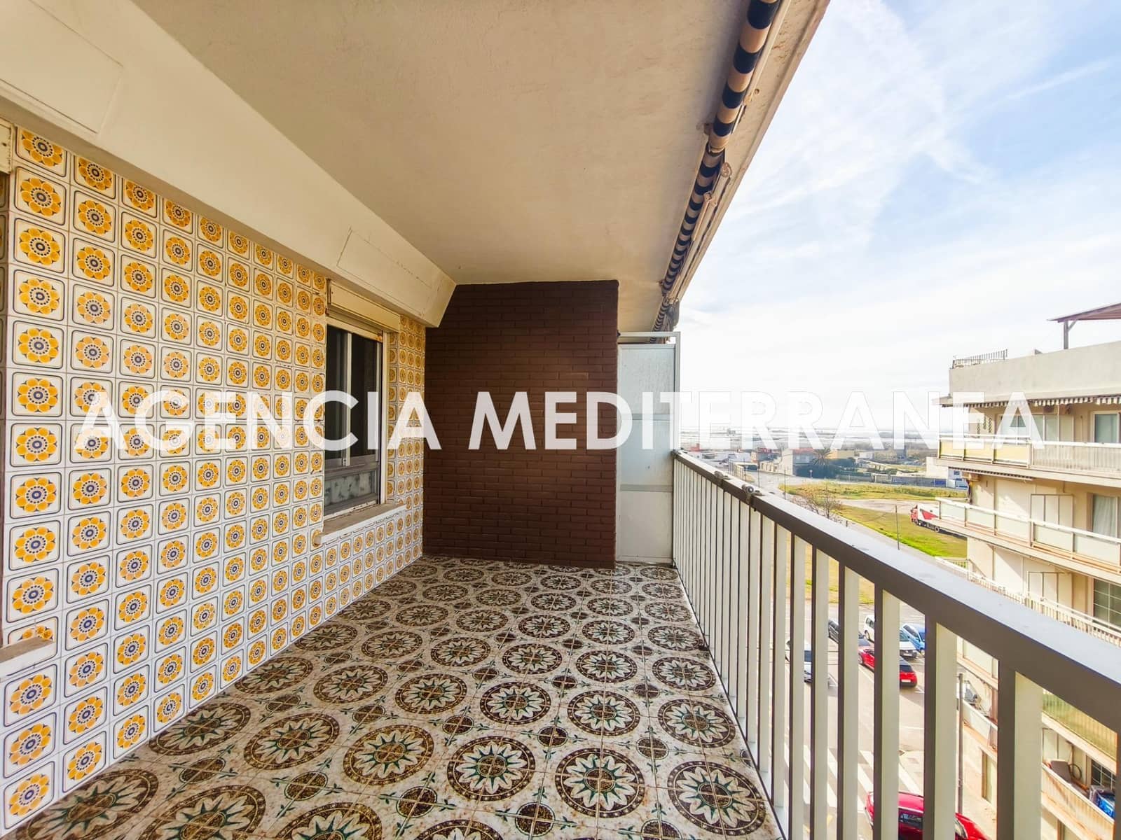 4 bedroom Flat for sale in El Perellonet with garage - € 235,000 (Ref: 9508952)