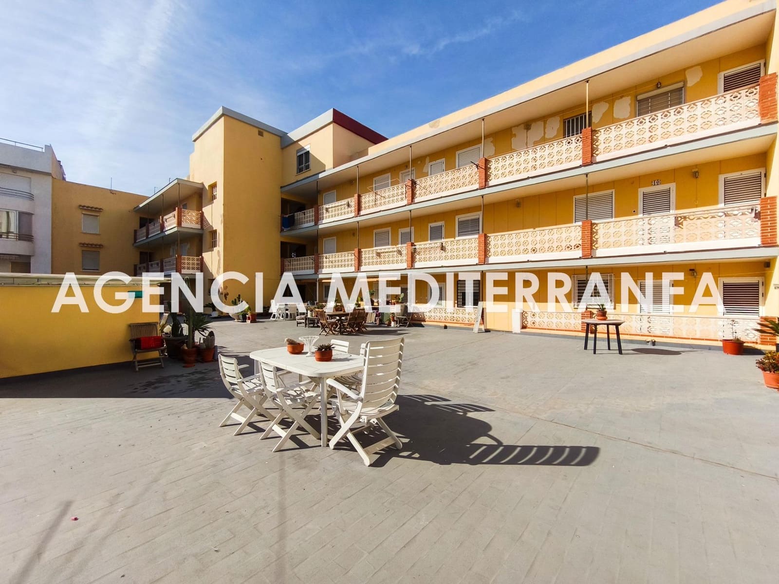 4 bedroom Flat for sale in El Perellonet with garage - € 235,000 (Ref: 9508952)