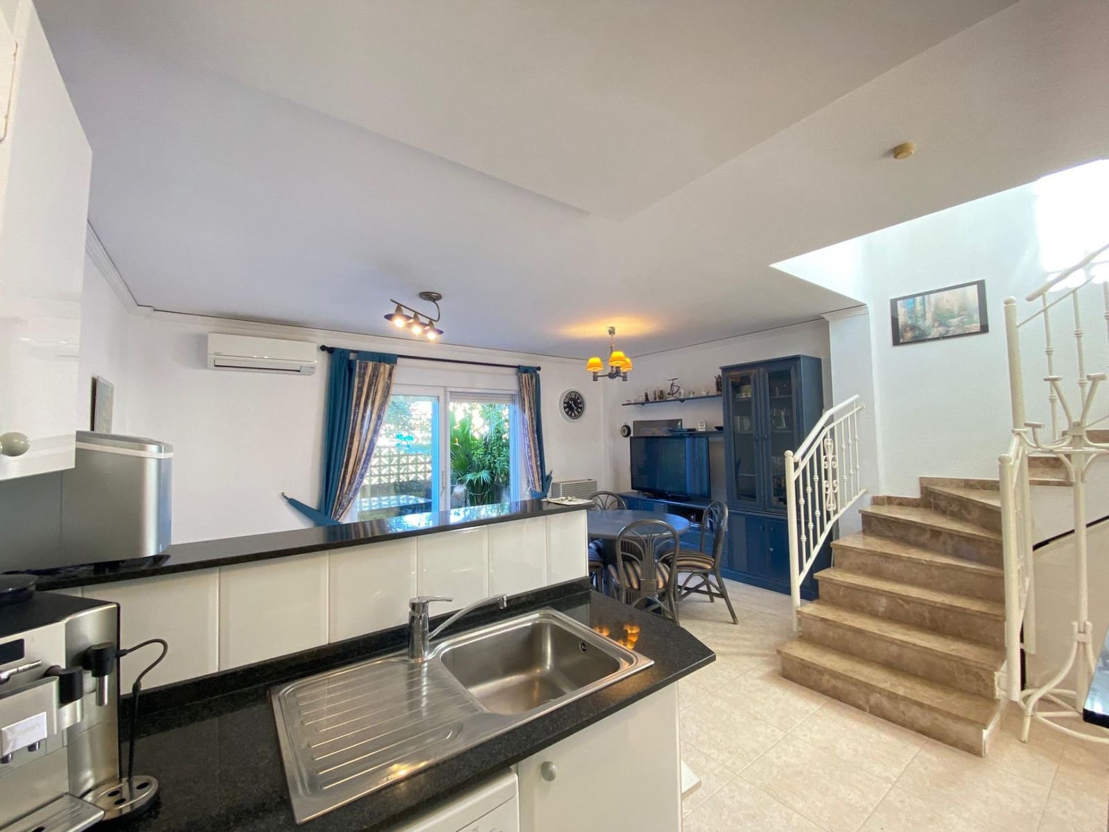 2 soveværelse Rækkehus til salg i Els Poblets med swimmingpool - € 260.000 (Ref: 9519025)