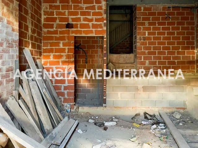 4 chambre Maison de Ville à vendre à Llíria - 88 000 € (Ref: 9519026)