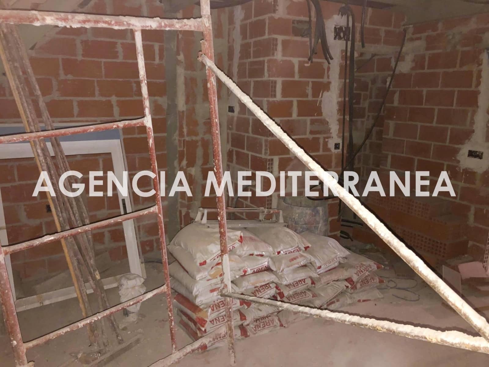4 bedroom Townhouse for sale in Lliria - € 80,000 (Ref: 9519026)