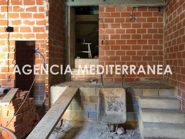 4 chambre Maison de Ville à vendre à Llíria - 80 000 € (Ref: 9519026)
