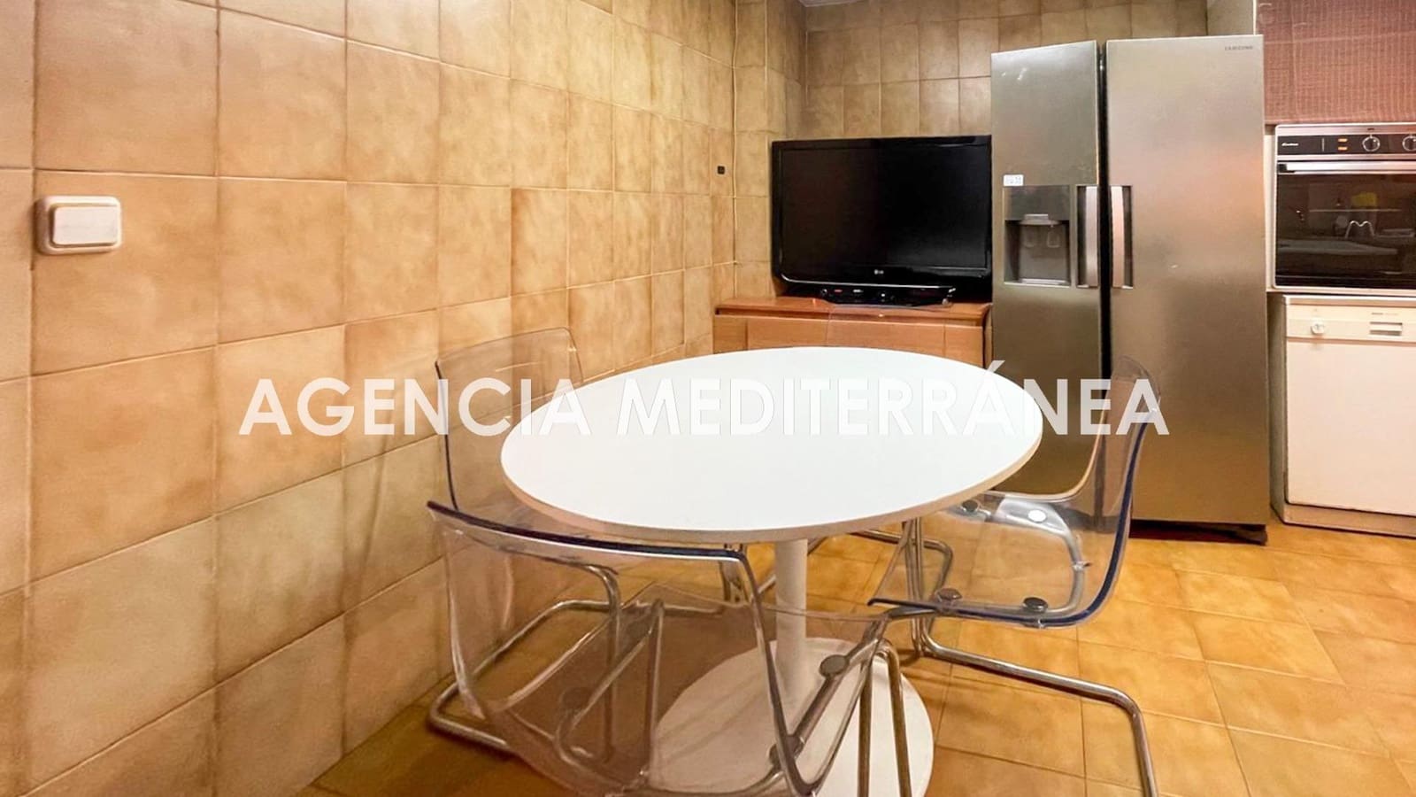 3 bedroom Flat for rent in Valencia city with garage - € 1,900 (Ref: 9541219)