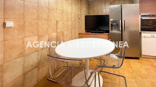 3 bedroom Flat for rent in Russafa, Valencia city with garage - € 1,900 (Ref: 9541219)