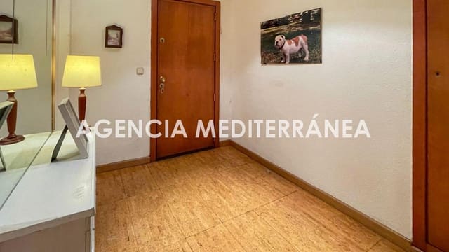 3 bedroom Flat for rent in Russafa, Valencia city with garage - € 1,900 (Ref: 9541219)
