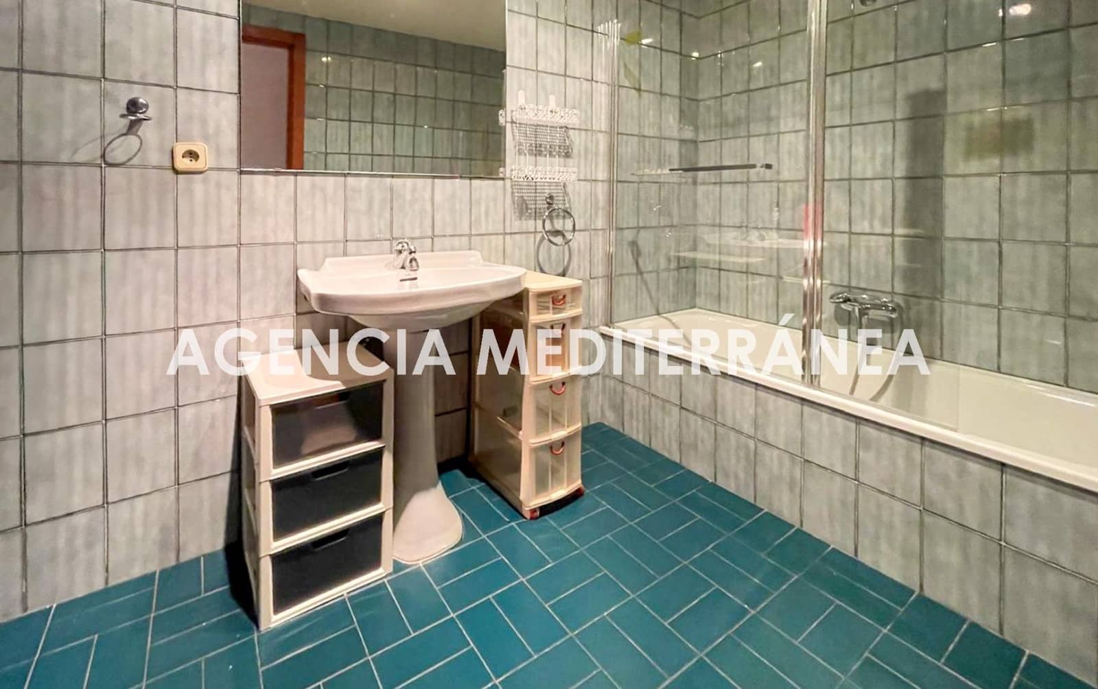 3 bedroom Flat for rent in Valencia city with garage - € 1,900 (Ref: 9541219)
