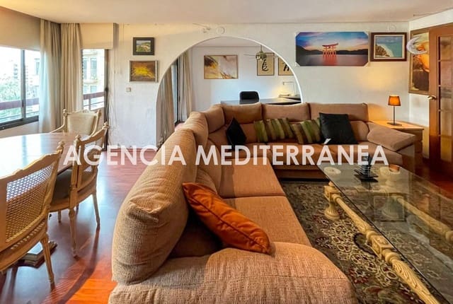 3 bedroom Flat for rent in Russafa, Valencia city with garage - € 1,900 (Ref: 9541219)