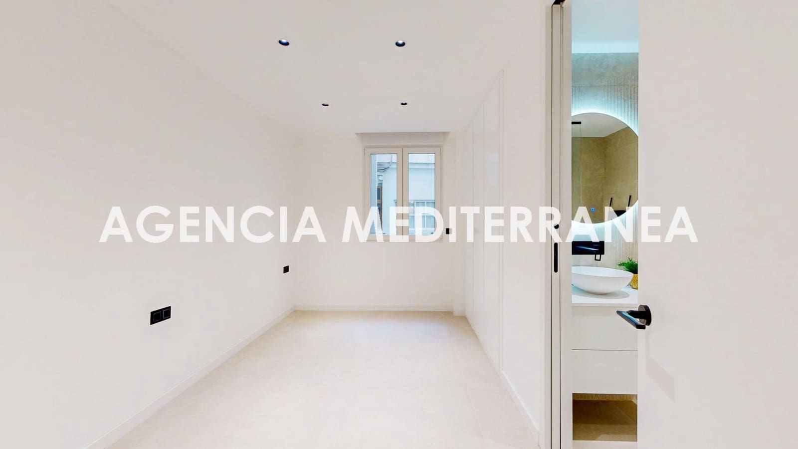 4 soveværelse Lejlighed til salg i Valencia by - € 1.249.000 (Ref: 9543749)