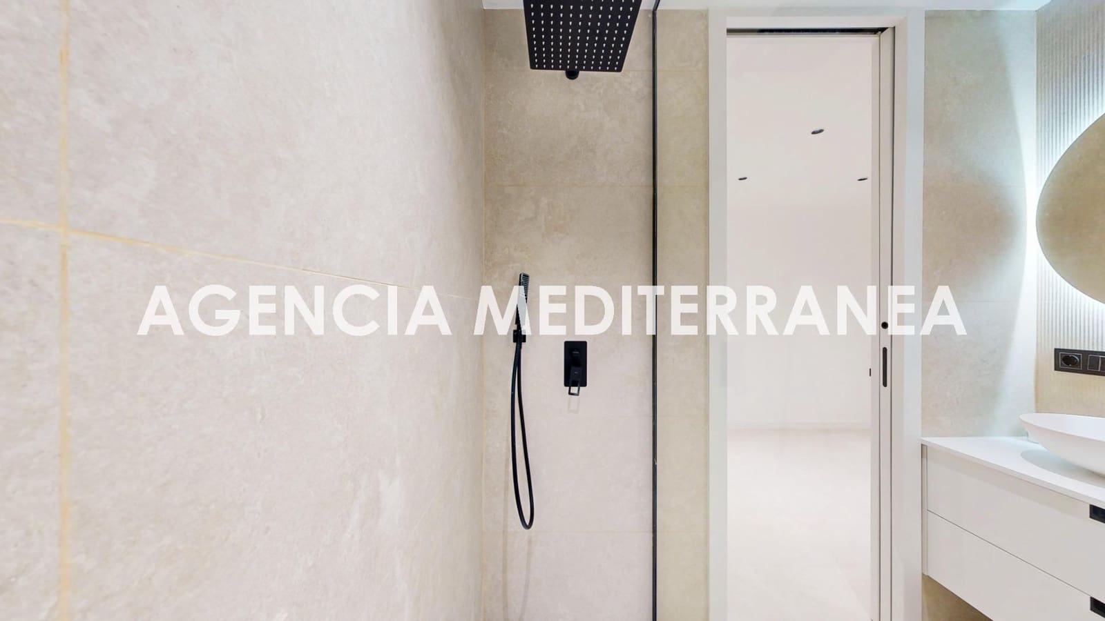 4 soveværelse Lejlighed til salg i Valencia by - € 1.249.000 (Ref: 9543749)