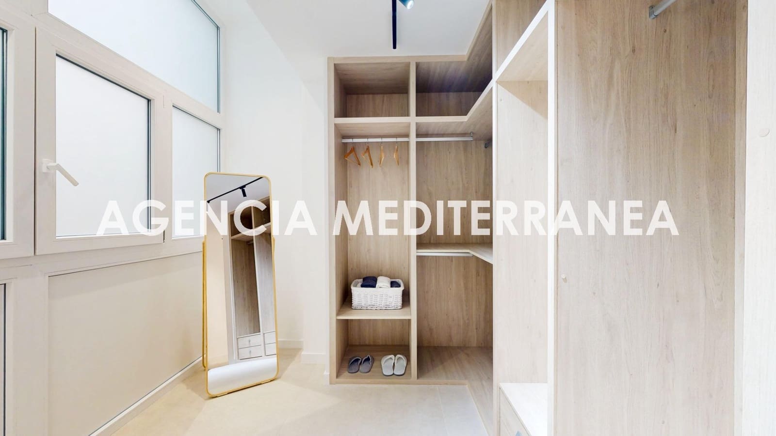 4 soveværelse Lejlighed til salg i Valencia by - € 1.249.000 (Ref: 9543749)