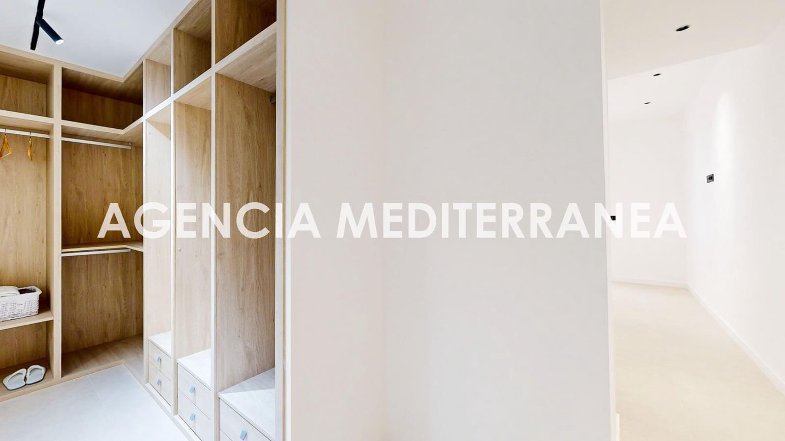 4 soveværelse Lejlighed til salg i Valencia by - € 1.249.000 (Ref: 9543749)