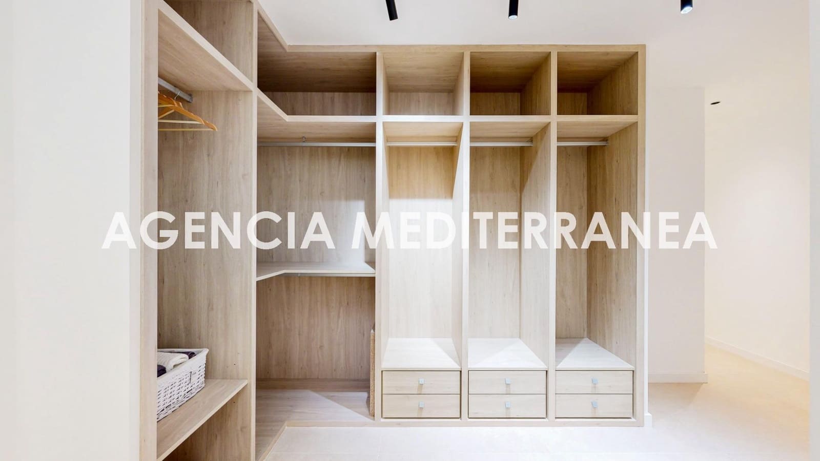 4 soveværelse Lejlighed til salg i Valencia by - € 1.249.000 (Ref: 9543749)