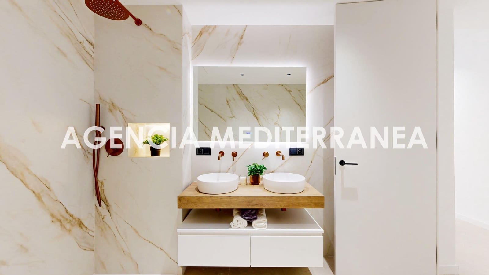 4 soveværelse Lejlighed til salg i Valencia by - € 1.249.000 (Ref: 9543749)