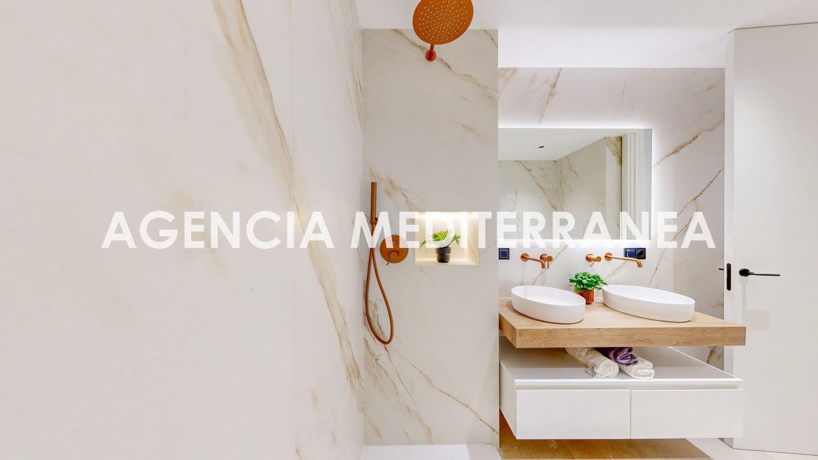 4 soveværelse Lejlighed til salg i Valencia by - € 1.249.000 (Ref: 9543749)