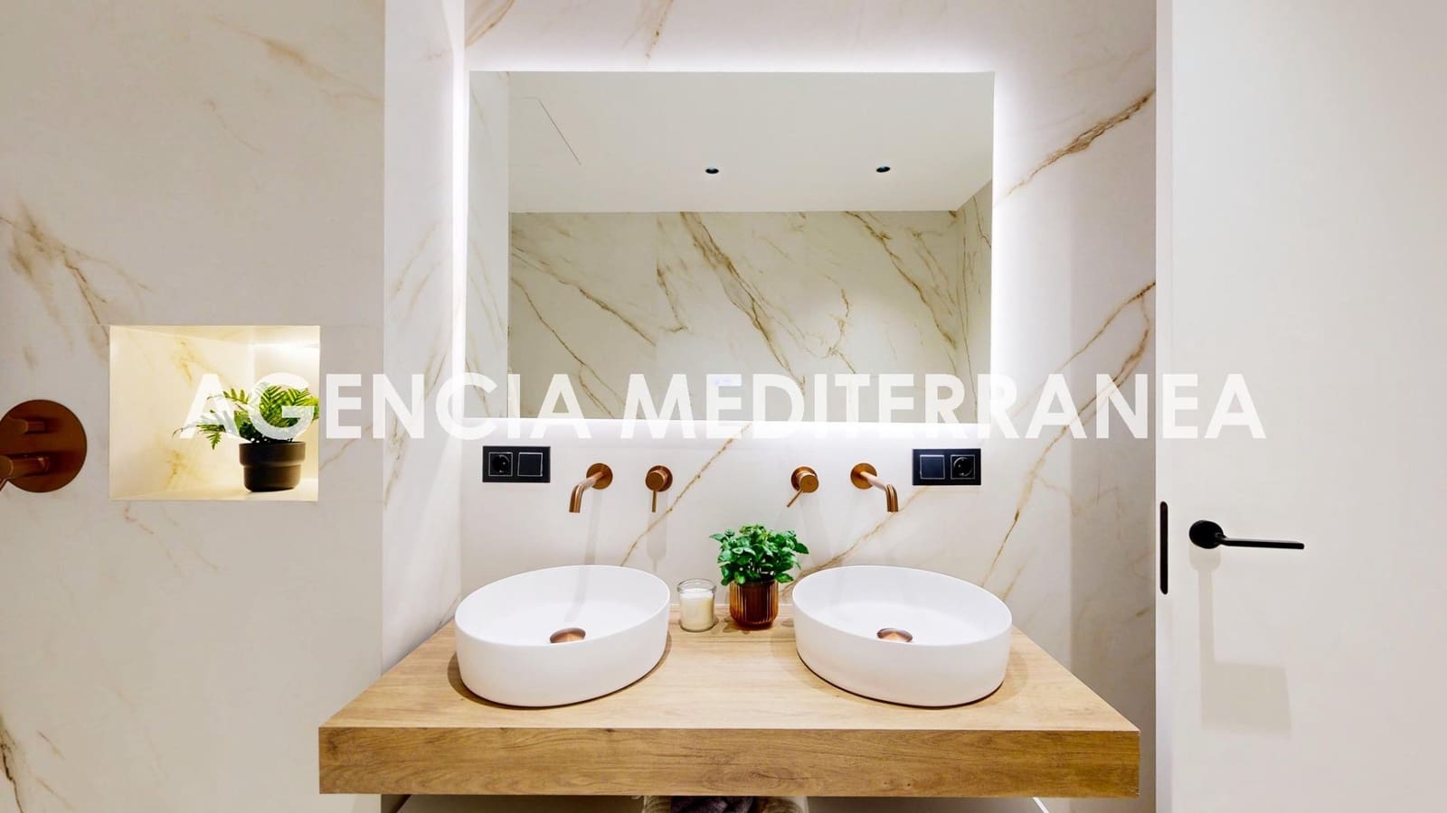 4 soveværelse Lejlighed til salg i Valencia by - € 1.249.000 (Ref: 9543749)