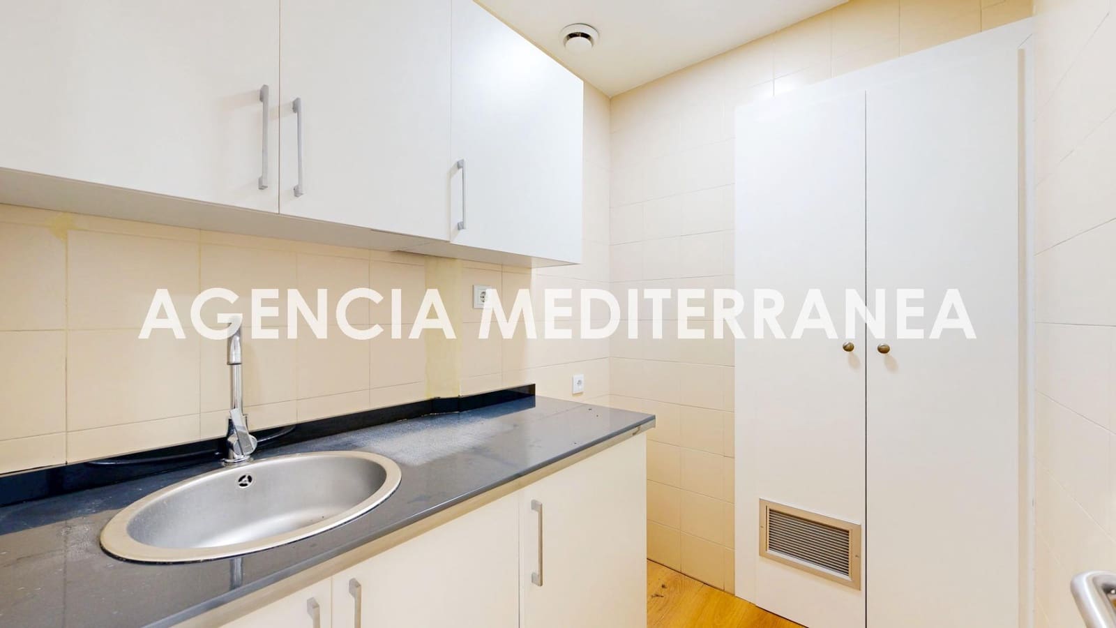 5 bedroom Commercial for rent in Valencia city - € 2,950 (Ref: 9548333)