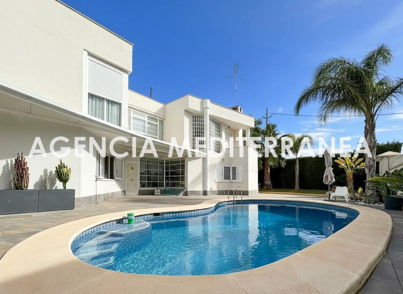 4 slaapkamer Villa te koop in L'Eliana met zwembad - € 655.000 (Ref: 9551647)