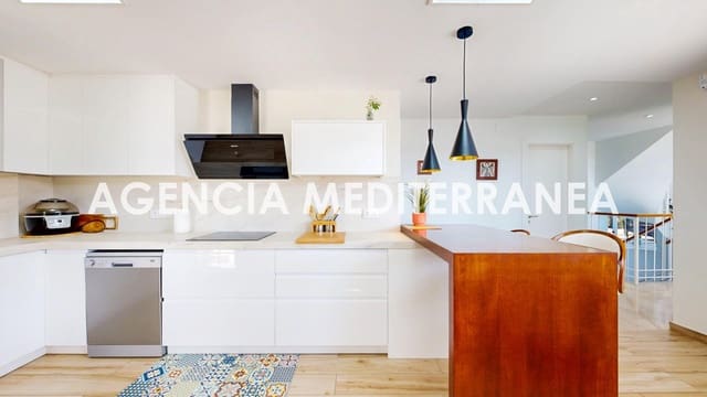 4 sovrum Villa till salu i L'Eliana med pool - 655 000 € (Ref: 9551647)