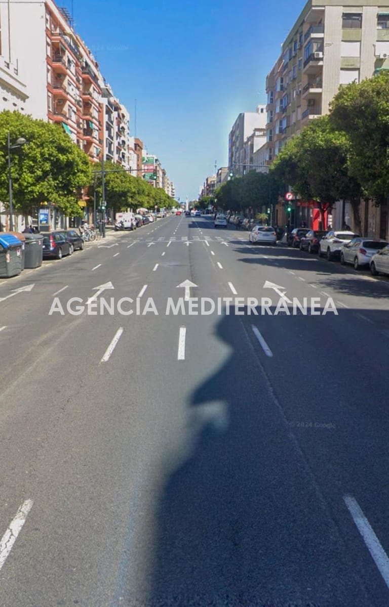 2 bedroom Flat for sale in Valencia city - € 225,000 (Ref: 9561908)