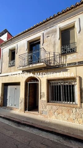 4 bedroom Townhouse for sale in Sagunto / Sagunt with garage - € 239,000 (Ref: 9561911)