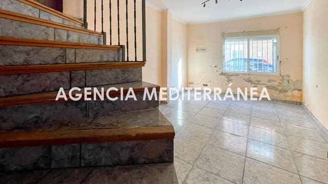 4 bedroom Townhouse for sale in Sagunto / Sagunt with garage - € 239,000 (Ref: 9561911)