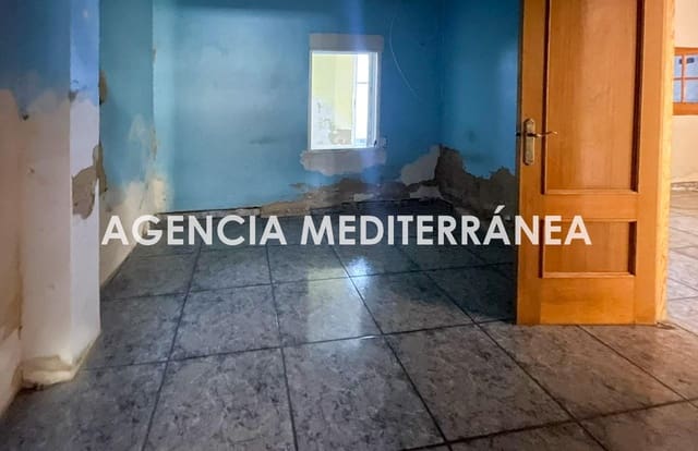 4 bedroom Townhouse for sale in Sagunto / Sagunt with garage - € 239,000 (Ref: 9561911)