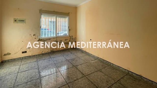 4 bedroom Townhouse for sale in Sagunto / Sagunt with garage - € 239,000 (Ref: 9561911)
