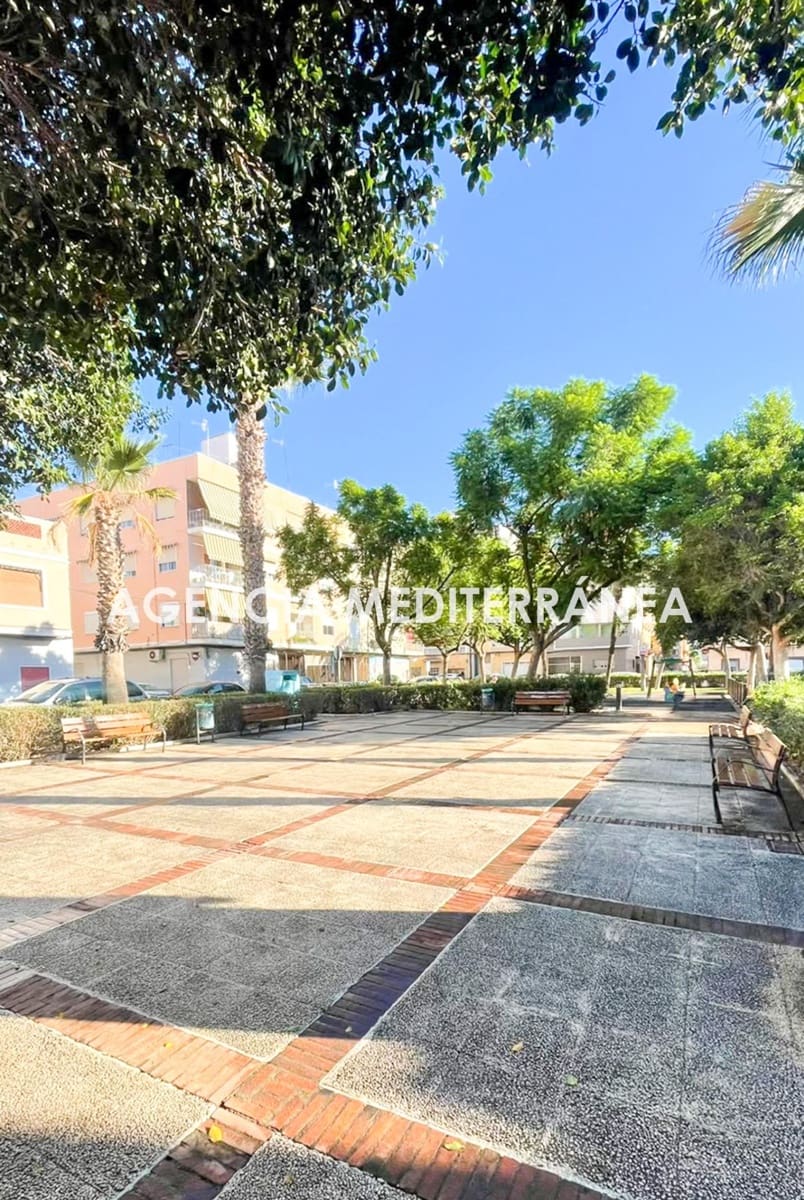 4 bedroom Townhouse for sale in Sagunto / Sagunt with garage - € 239,000 (Ref: 9561911)